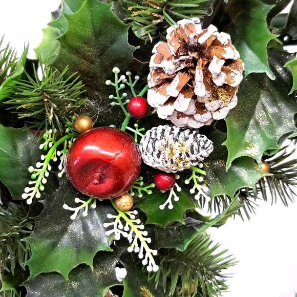 Vintage 17” faux evergreen decorated classicChristmas wreath - Picture 4 of 7